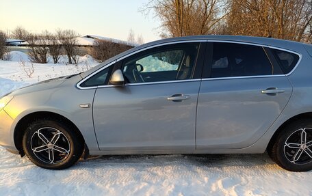 Opel Astra J, 2010 год, 830 000 рублей, 5 фотография