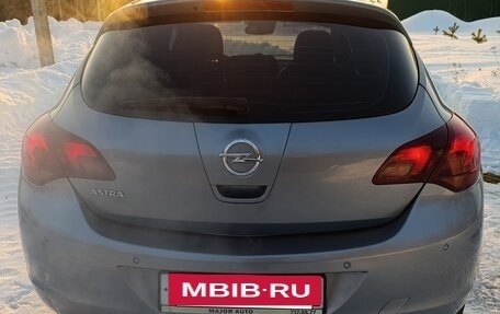 Opel Astra J, 2010 год, 830 000 рублей, 3 фотография