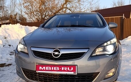 Opel Astra J, 2010 год, 830 000 рублей, 4 фотография