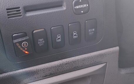 Toyota Alphard III, 2004 год, 1 560 000 рублей, 15 фотография