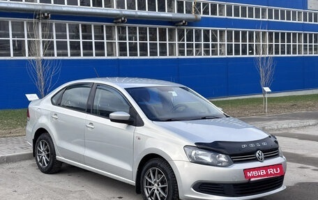 Volkswagen Polo VI (EU Market), 2013 год, 990 000 рублей, 2 фотография