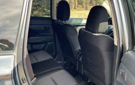 Mitsubishi Outlander III рестайлинг 3, 2018 год, 2 350 000 рублей, 12 фотография