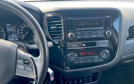 Mitsubishi Outlander III рестайлинг 3, 2018 год, 2 350 000 рублей, 25 фотография