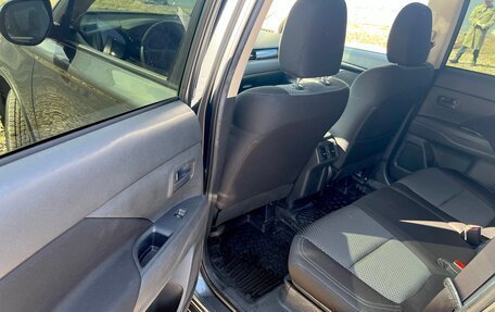 Mitsubishi Outlander III рестайлинг 3, 2018 год, 2 350 000 рублей, 16 фотография