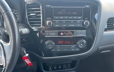 Mitsubishi Outlander III рестайлинг 3, 2018 год, 2 350 000 рублей, 21 фотография