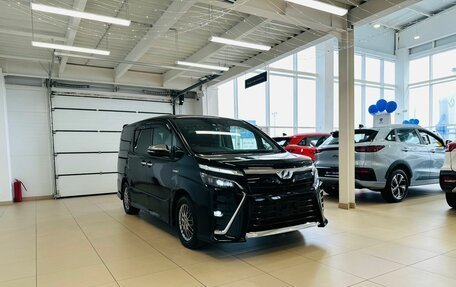 Toyota Voxy III, 2019 год, 2 999 900 рублей, 8 фотография
