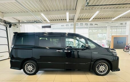 Toyota Voxy III, 2019 год, 2 999 900 рублей, 7 фотография