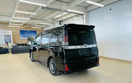 Toyota Voxy III, 2019 год, 2 999 900 рублей, 4 фотография