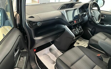 Toyota Voxy III, 2019 год, 2 999 900 рублей, 12 фотография