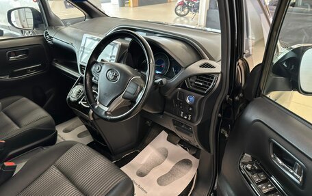 Toyota Voxy III, 2019 год, 2 999 900 рублей, 10 фотография