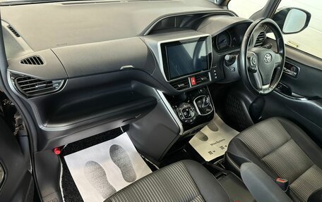 Toyota Voxy III, 2019 год, 2 999 900 рублей, 13 фотография