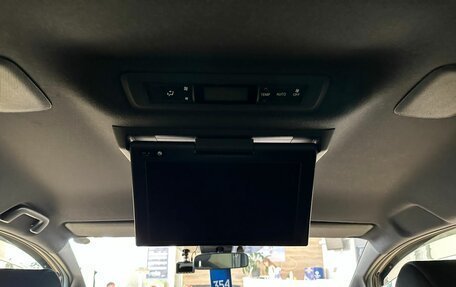 Toyota Voxy III, 2019 год, 2 999 900 рублей, 17 фотография