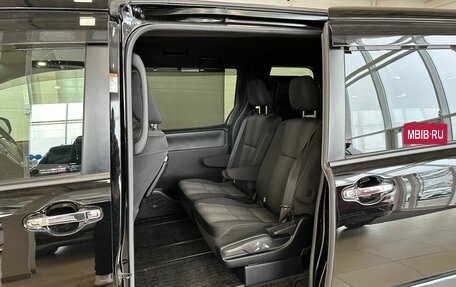 Toyota Voxy III, 2019 год, 2 999 900 рублей, 18 фотография