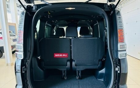 Toyota Voxy III, 2019 год, 2 999 900 рублей, 20 фотография