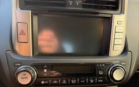 Toyota Land Cruiser Prado 150 рестайлинг 2, 2011 год, 3 000 000 рублей, 10 фотография