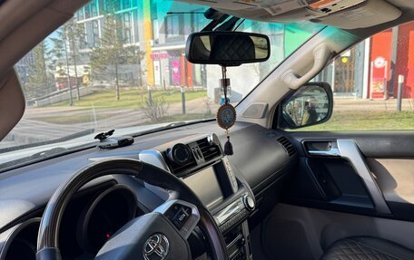 Toyota Land Cruiser Prado 150 рестайлинг 2, 2011 год, 3 000 000 рублей, 7 фотография