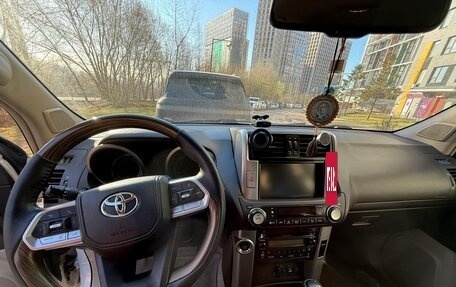 Toyota Land Cruiser Prado 150 рестайлинг 2, 2011 год, 3 000 000 рублей, 8 фотография