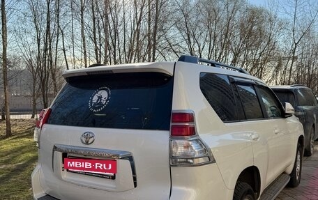 Toyota Land Cruiser Prado 150 рестайлинг 2, 2011 год, 3 000 000 рублей, 3 фотография