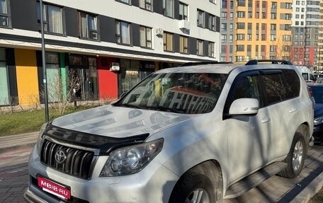 Toyota Land Cruiser Prado 150 рестайлинг 2, 2011 год, 3 000 000 рублей, 6 фотография