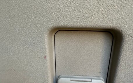 Toyota Land Cruiser Prado 150 рестайлинг 2, 2011 год, 3 000 000 рублей, 18 фотография