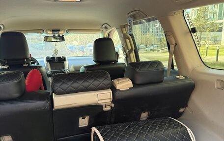 Toyota Land Cruiser Prado 150 рестайлинг 2, 2011 год, 3 000 000 рублей, 17 фотография