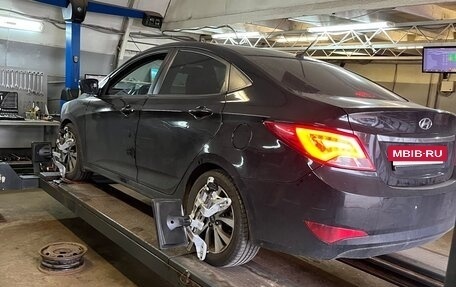 Hyundai Solaris II рестайлинг, 2014 год, 850 000 рублей, 3 фотография