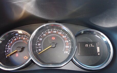 Renault Logan II, 2022 год, 1 700 000 рублей, 7 фотография