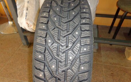 Renault Logan II, 2022 год, 1 700 000 рублей, 8 фотография