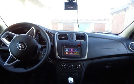 Renault Logan II, 2022 год, 1 700 000 рублей, 11 фотография