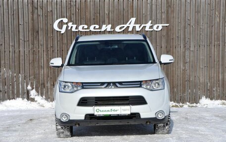 Mitsubishi Outlander III рестайлинг 3, 2014 год, 1 770 000 рублей, 2 фотография