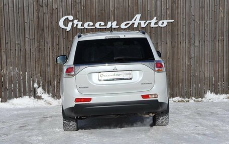 Mitsubishi Outlander III рестайлинг 3, 2014 год, 1 770 000 рублей, 7 фотография