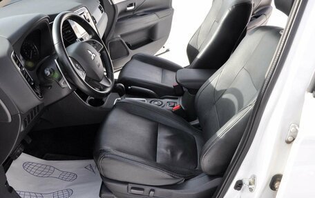 Mitsubishi Outlander III рестайлинг 3, 2014 год, 1 770 000 рублей, 9 фотография