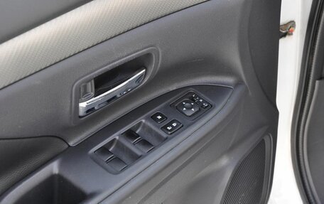 Mitsubishi Outlander III рестайлинг 3, 2014 год, 1 770 000 рублей, 13 фотография