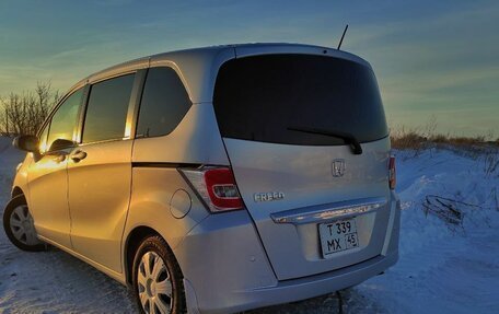 Honda Freed I, 2015 год, 1 350 000 рублей, 2 фотография