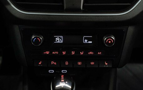 Volkswagen Polo VI (EU Market), 2021 год, 1 650 000 рублей, 24 фотография