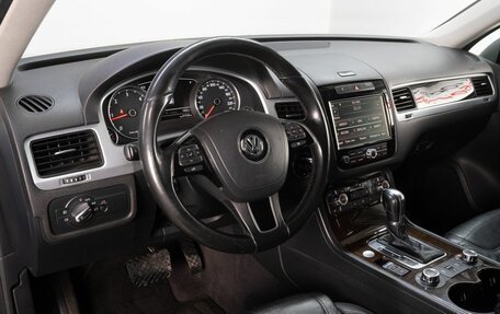 Volkswagen Touareg III, 2013 год, 2 045 000 рублей, 10 фотография