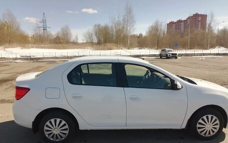 Renault Logan II, 2015 год, 650 000 рублей, 2 фотография