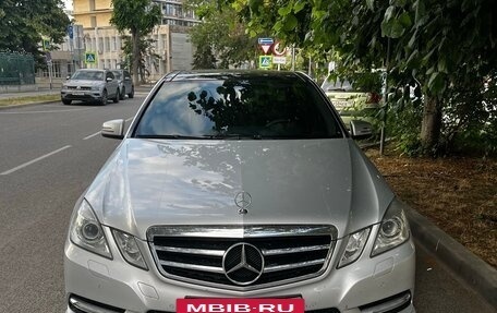 Mercedes-Benz E-Класс, 2012 год, 1 800 000 рублей, 15 фотография