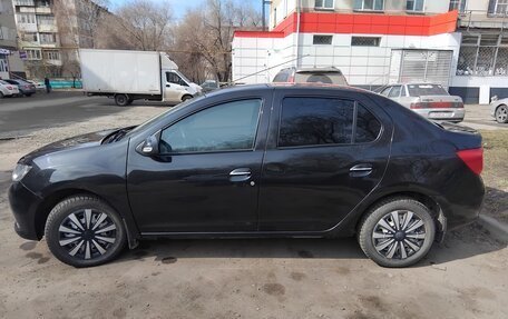 Renault Logan II, 2017 год, 800 000 рублей, 12 фотография