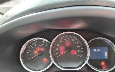 Renault Logan II, 2017 год, 800 000 рублей, 10 фотография