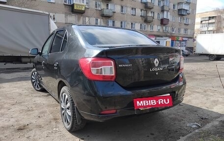 Renault Logan II, 2017 год, 800 000 рублей, 5 фотография
