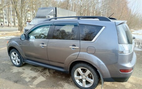 Mitsubishi Outlander III рестайлинг 3, 2008 год, 1 000 000 рублей, 4 фотография