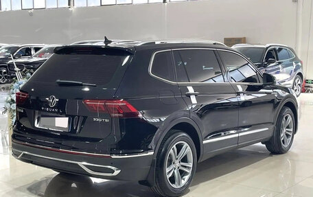 Volkswagen Tiguan II, 2022 год, 3 100 000 рублей, 5 фотография