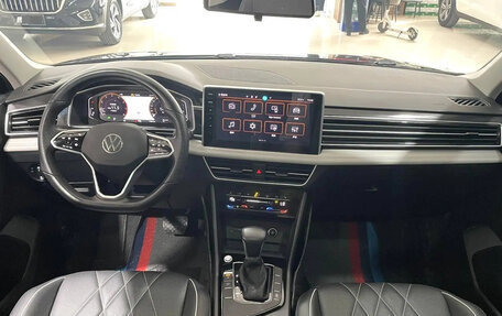 Volkswagen Tiguan II, 2022 год, 3 100 000 рублей, 6 фотография