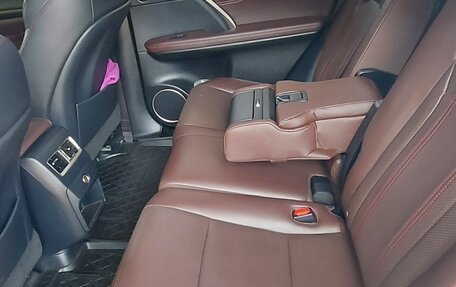 Lexus RX IV рестайлинг, 2017 год, 4 300 000 рублей, 9 фотография