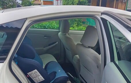 Toyota Prius, 2012 год, 1 300 000 рублей, 4 фотография