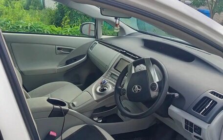 Toyota Prius, 2012 год, 1 300 000 рублей, 6 фотография