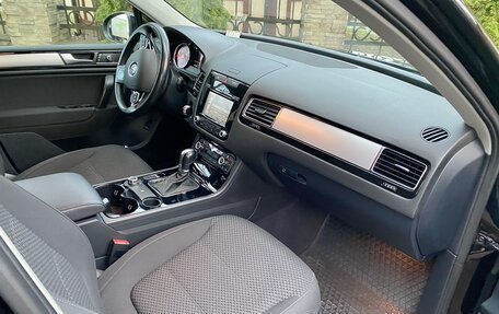 Volkswagen Touareg III, 2011 год, 1 970 000 рублей, 15 фотография