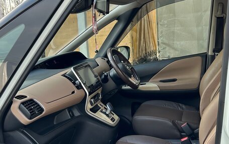 Nissan Serena IV, 2018 год, 2 100 000 рублей, 16 фотография