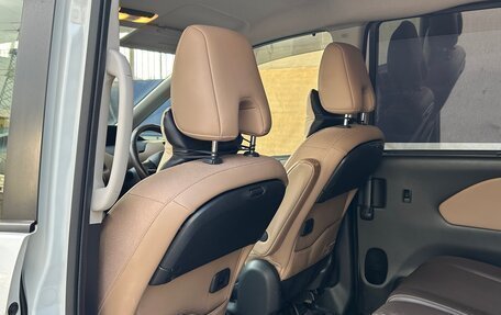 Nissan Serena IV, 2018 год, 2 100 000 рублей, 17 фотография